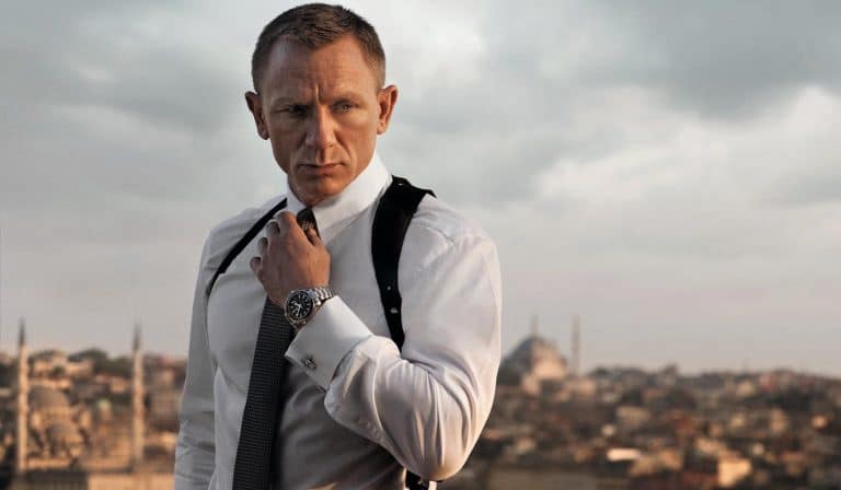 Les étiquettes que porte le 007 de Daniel Craig